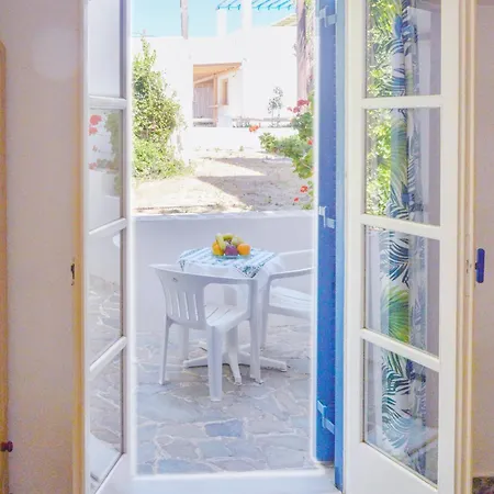 Plaza * Agia Anna (Naxos)