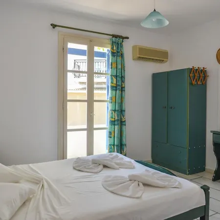 Plaza Apartment *